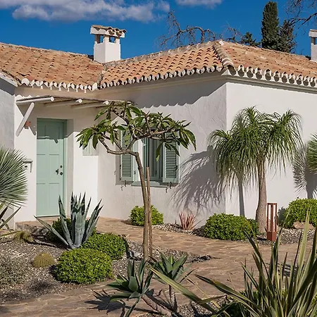 Boho Club Готель